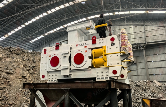 礦廠用高壓輥磨機(jī)客戶生產(chǎn)現(xiàn)場(chǎng)
