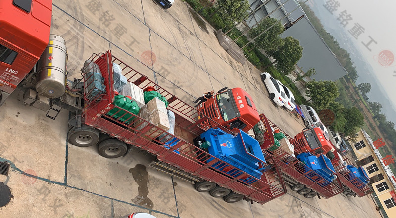 粉碎石頭成沙子的機(jī)器--對(duì)輥制砂機(jī)報(bào)價(jià)多少錢(qián)一臺(tái)